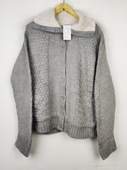 Buy online pre-used pre-loved 100% authentic & Original branded Ovs (LS-12663) available in Pakistan. Top international brands avilable.