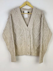 Buy online pre-used pre-loved 100% authentic & Original branded Primark (LS-12891) available in Pakistan. Top international brands avilable.