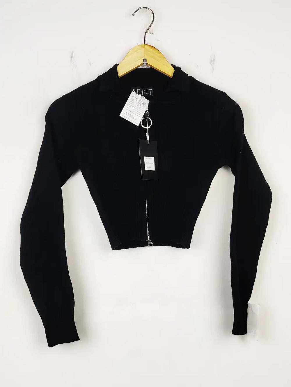 Buy online pre-used pre-loved 100% authentic & Original branded Seint (LS-12956) available in Pakistan. Top international brands avilable.