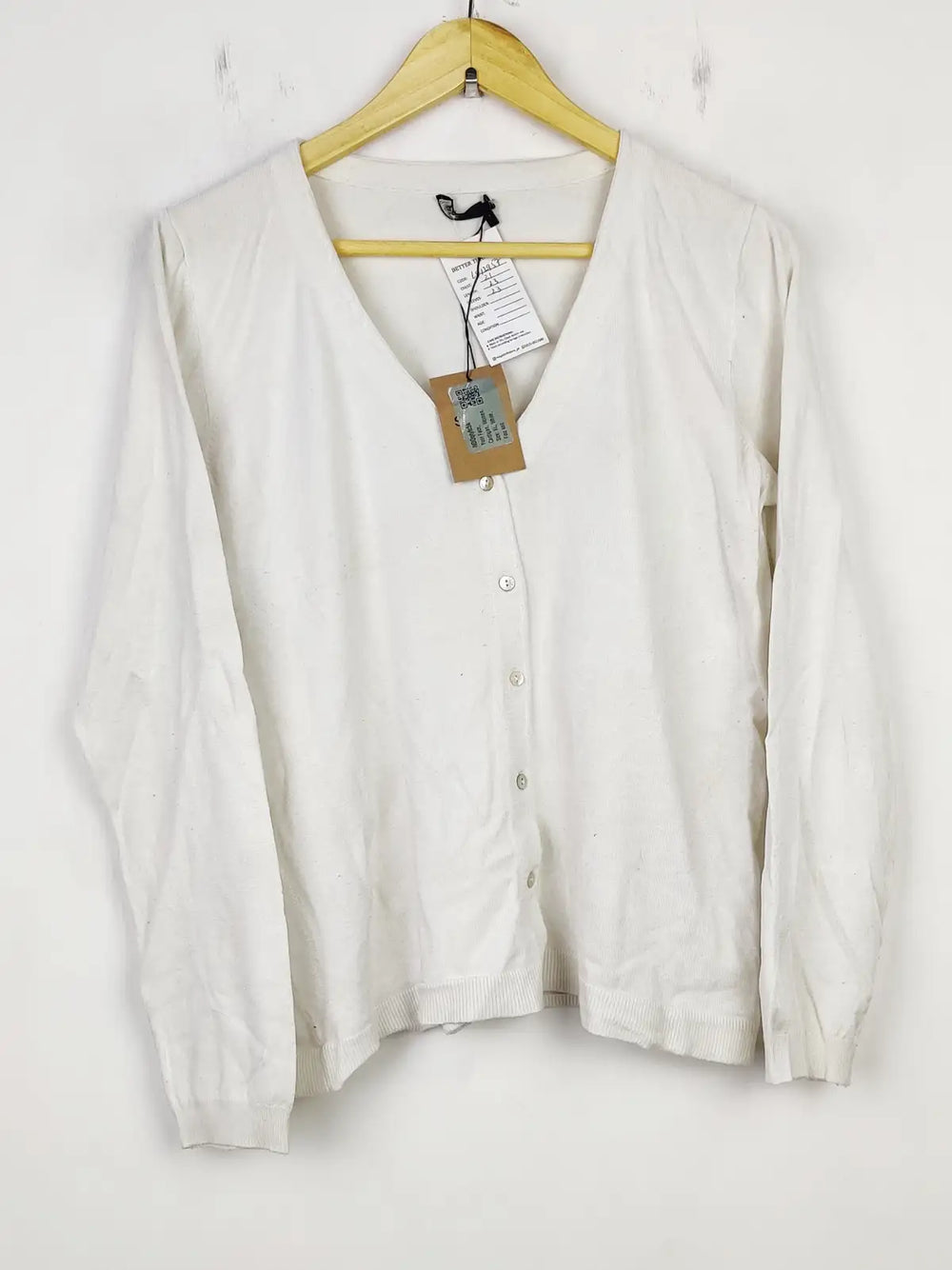 Buy online pre-used pre-loved 100% authentic & Original branded Your Face (LS-12957) available in Pakistan. Top international brands avilable.