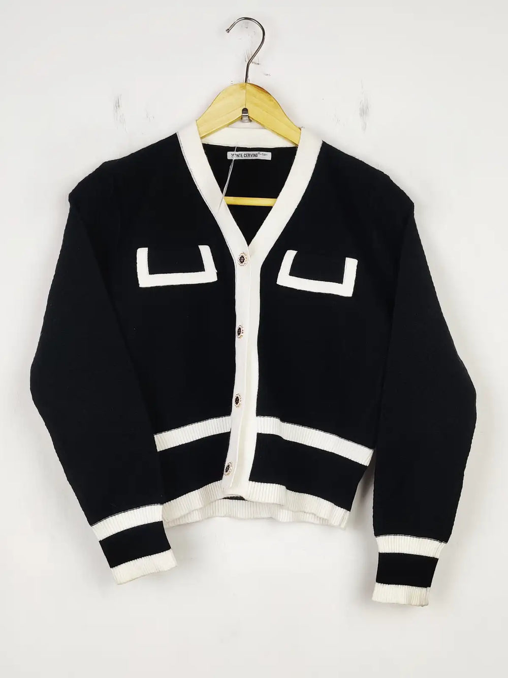 Buy online pre-used pre-loved 100% authentic & Original branded Monte Cervino (LS-12990) available in Pakistan. Top international brands avilable.