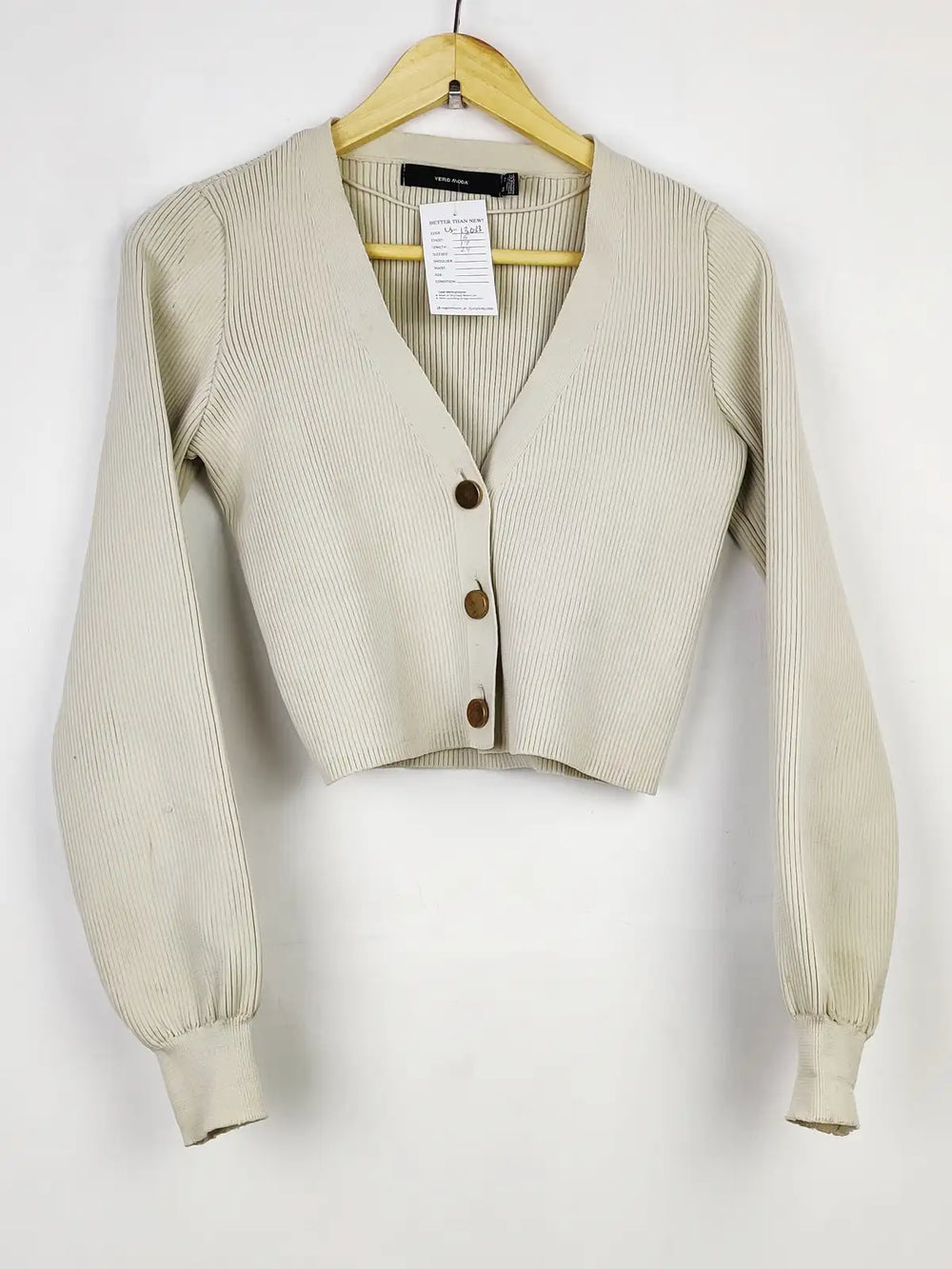 Buy online pre-used pre-loved 100% authentic & Original branded Vero Moda (LS-13033) available in Pakistan. Top international brands avilable.