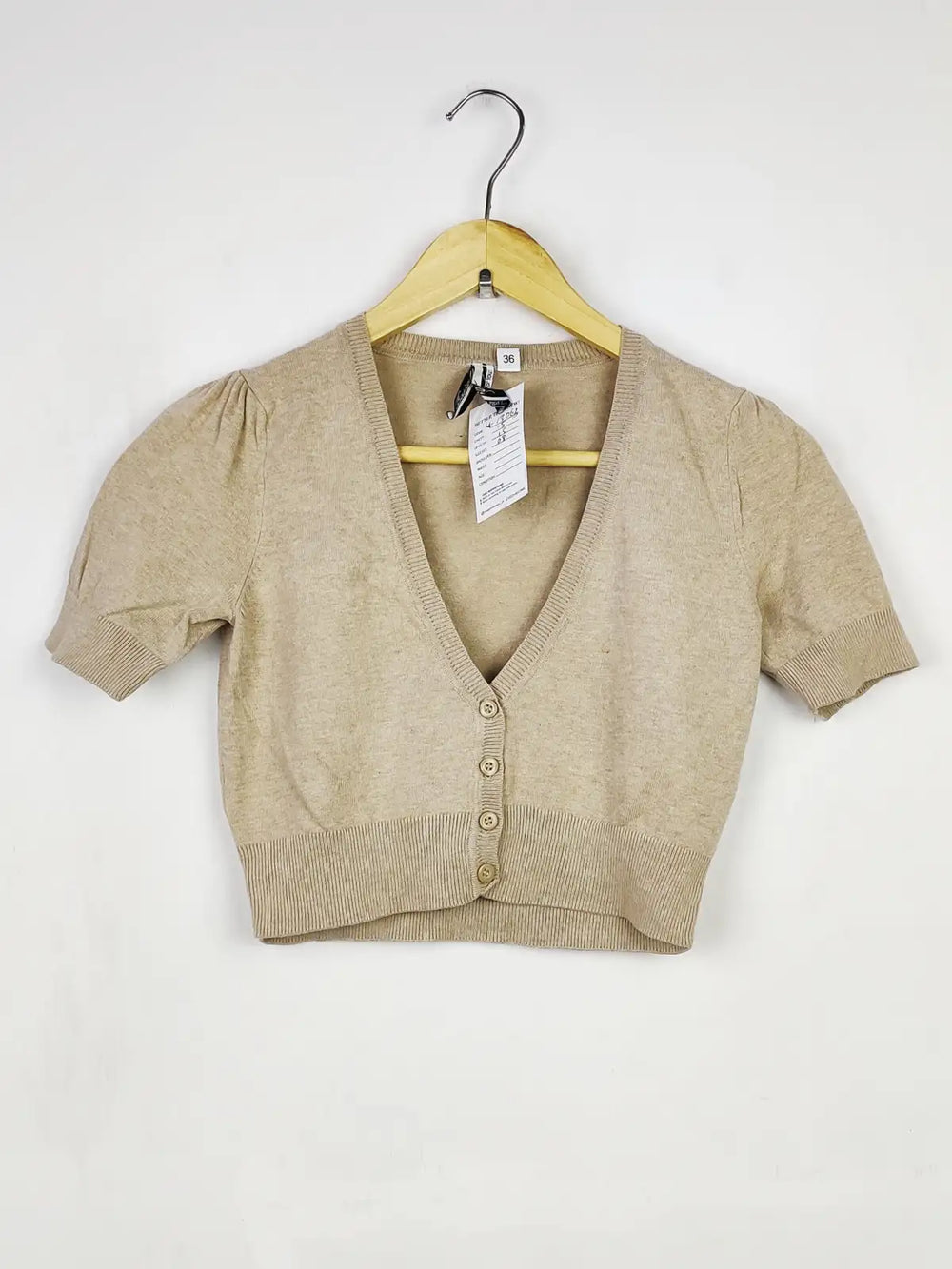 Buy online pre-used pre-loved 100% authentic & Original branded New Look (LS-13063) available in Pakistan. Top international brands avilable.