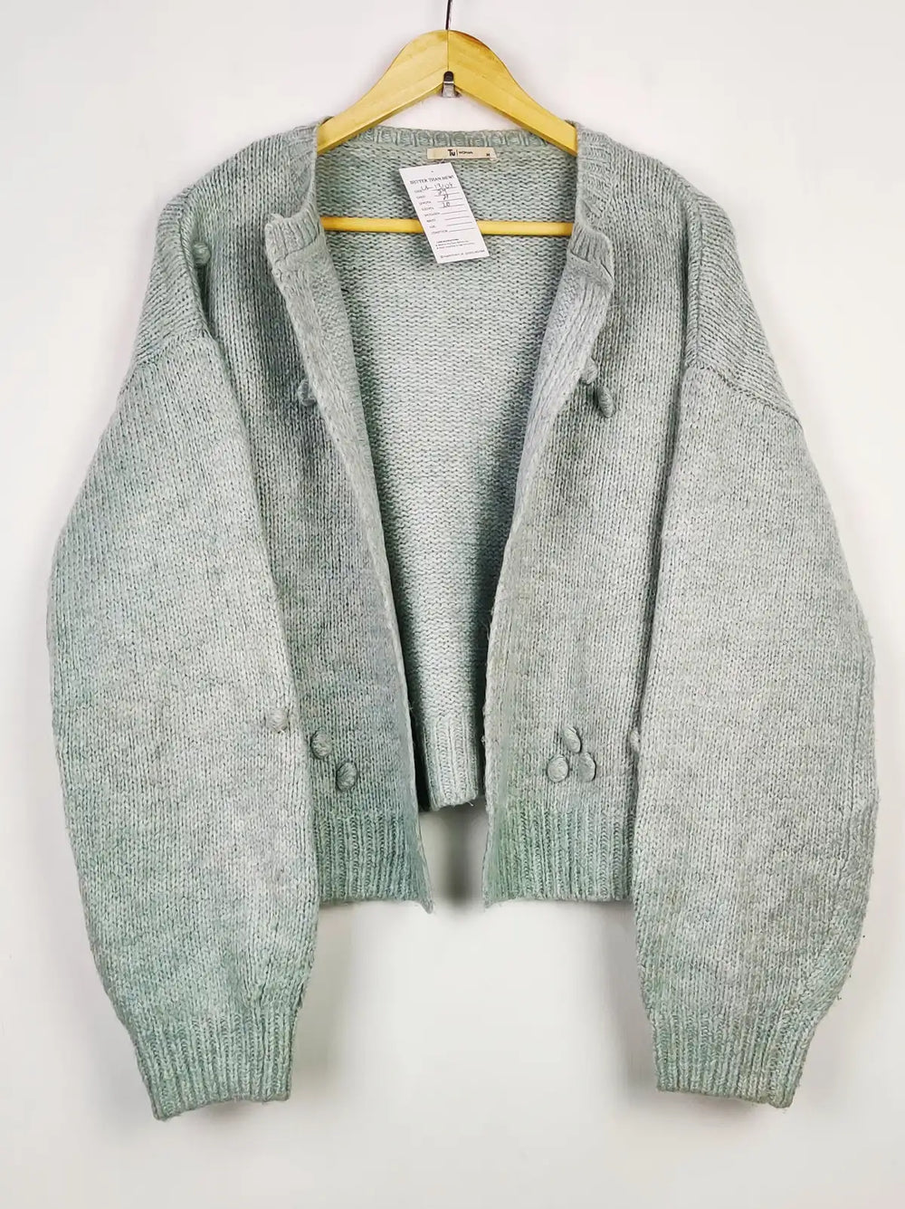 Buy online pre-used pre-loved 100% authentic & Original branded Tu (LS-13104) available in Pakistan. Top international brands avilable.