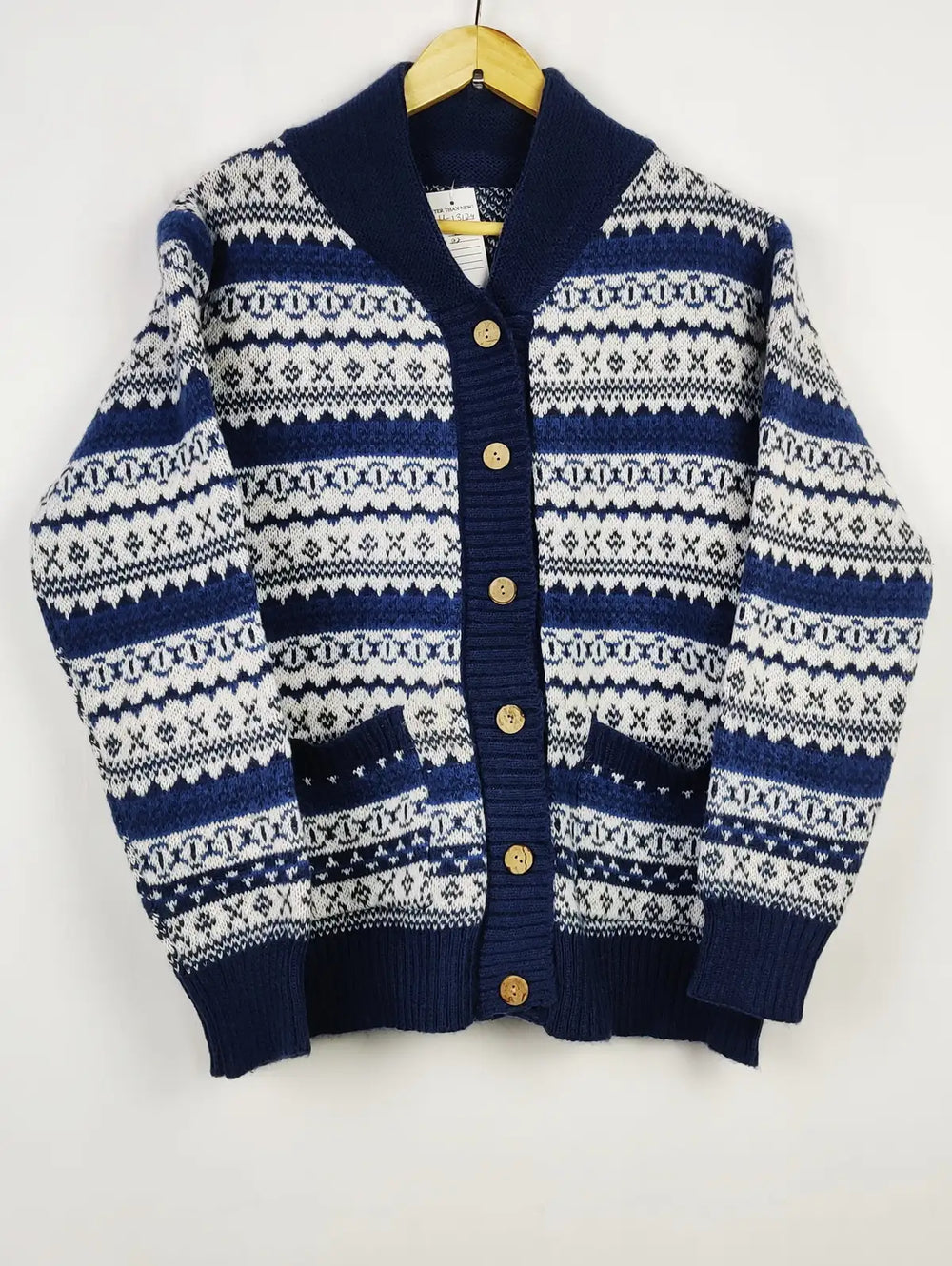 Buy online pre-used pre-loved 100% authentic & Original branded Unknown Brand (LS-13124) available in Pakistan. Top international brands avilable.