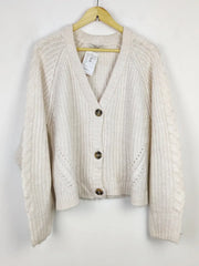 Buy online pre-used pre-loved 100% authentic & Original branded George (LS-13183) available in Pakistan. Top international brands avilable.