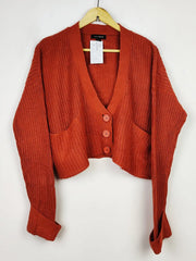 Buy online pre-used pre-loved 100% authentic & Original branded Qed London (LS-13208) available in Pakistan. Top international brands avilable.