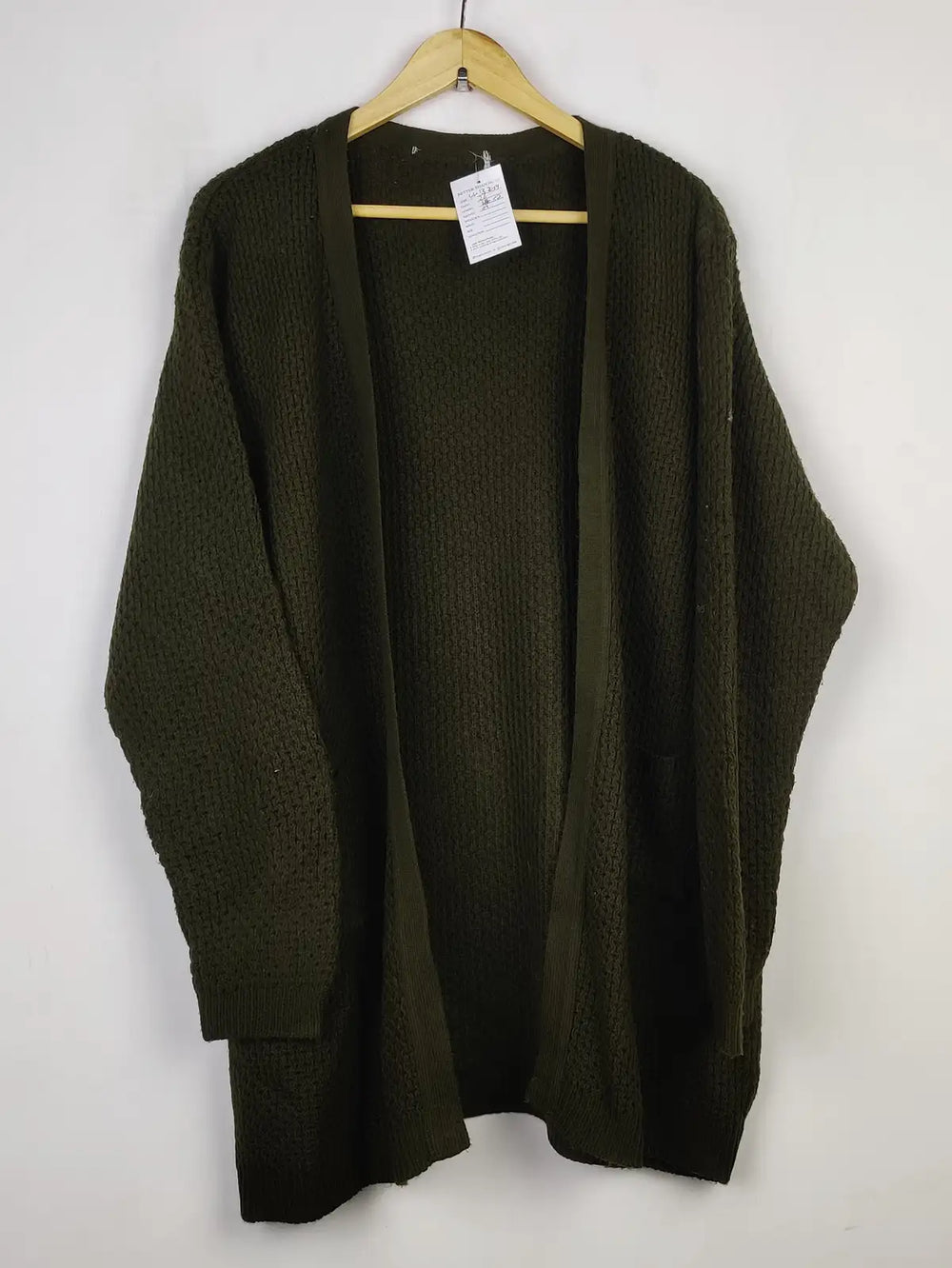 Buy online pre-used pre-loved 100% authentic & Original branded Unknown Brand (LS-13244) available in Pakistan. Top international brands avilable.