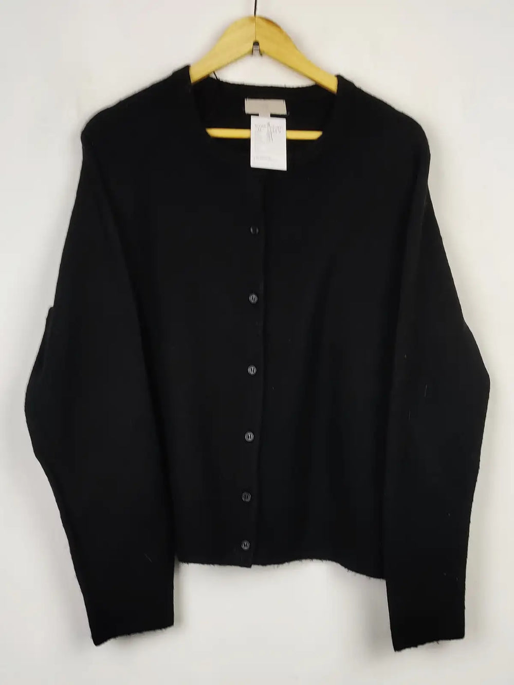 Buy online pre-used pre-loved 100% authentic & Original branded H&M (LS-13254) available in Pakistan. Top international brands avilable.