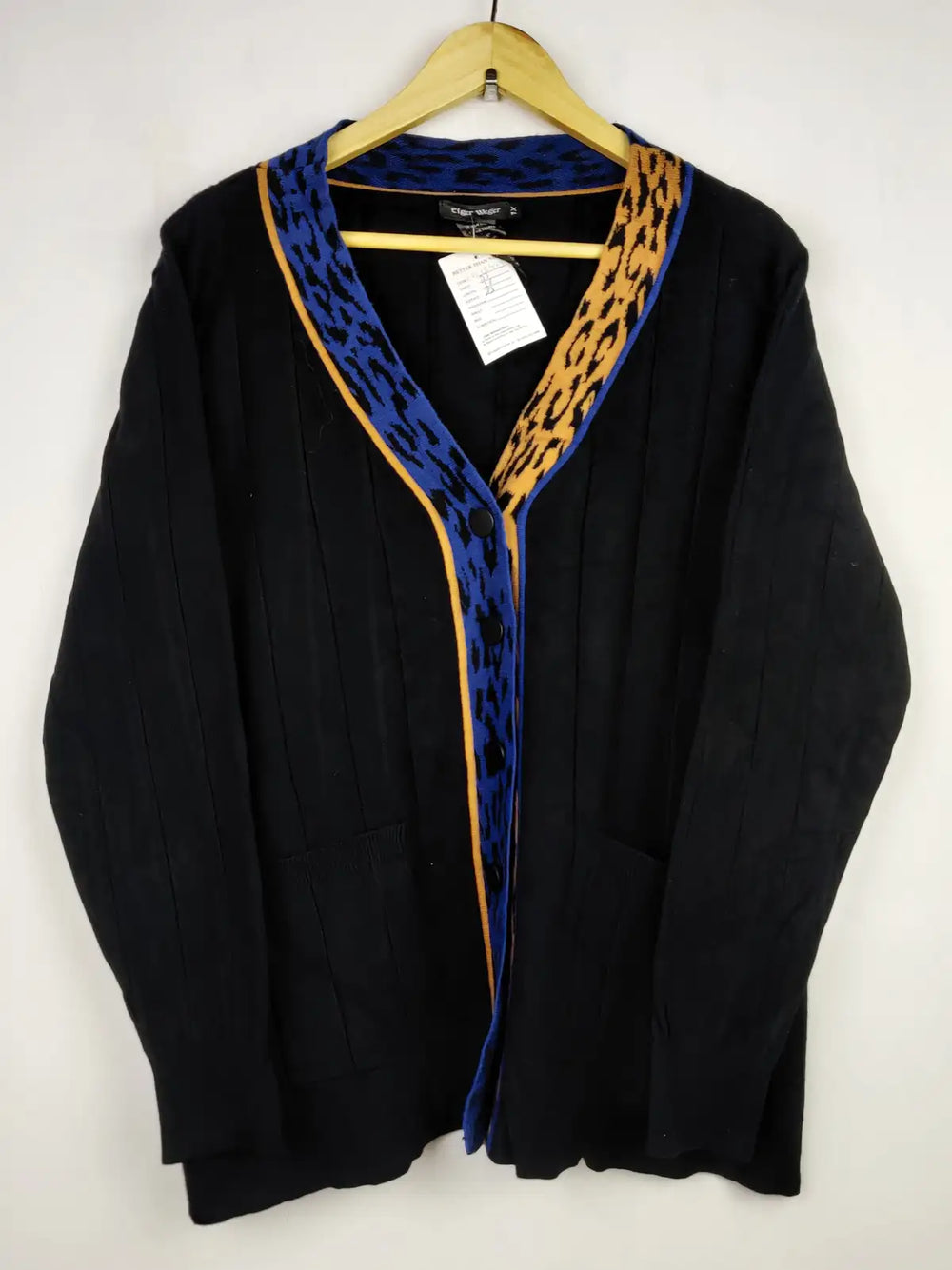 Buy online pre-used pre-loved 100% authentic & Original branded Eiger Weger (LS-13485) available in Pakistan. Top international brands avilable.