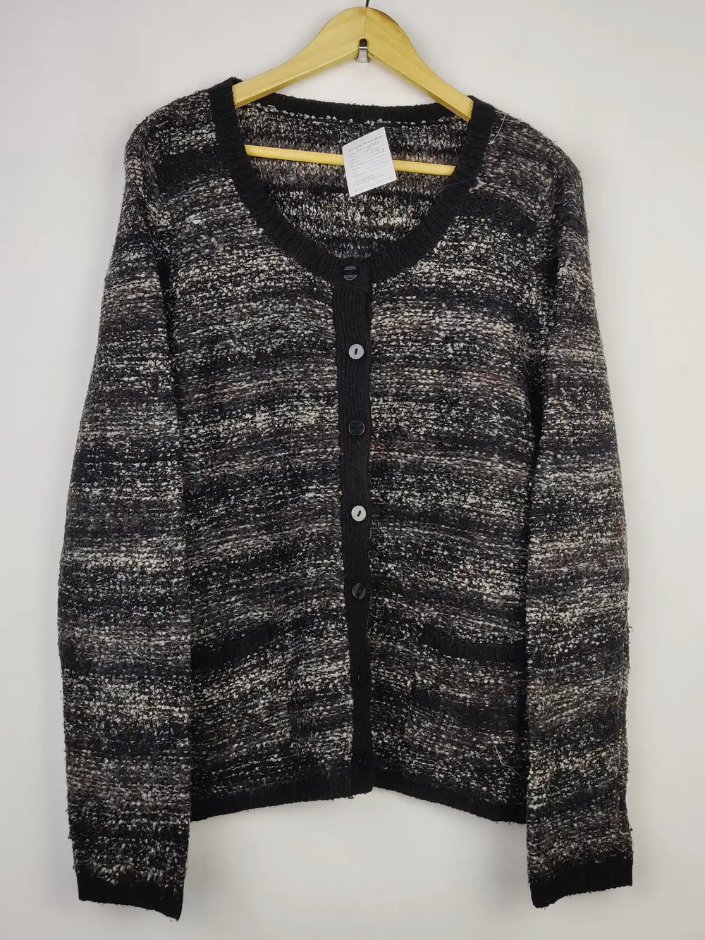 Buy online pre-used pre-loved 100% authentic & Original branded Papaya (LS-13535) available in Pakistan. Top international brands avilable.