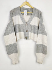 Buy online pre-used pre-loved 100% authentic & Original branded Stradivarius (LS-13592) available in Pakistan. Top international brands avilable.