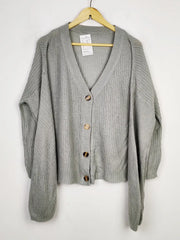 Buy online pre-used pre-loved 100% authentic & Original branded Shein (LS-13597) available in Pakistan. Top international brands avilable.