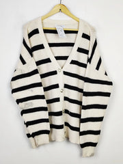 Buy online pre-used pre-loved 100% authentic & Original branded Primark (LS-13742) available in Pakistan. Top international brands avilable.