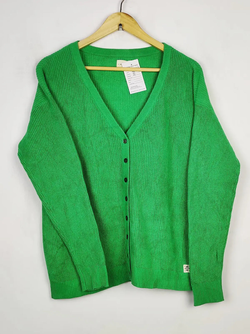 Buy online pre-used pre-loved 100% authentic & Original branded Anorak (LS-13758) available in Pakistan. Top international brands avilable.