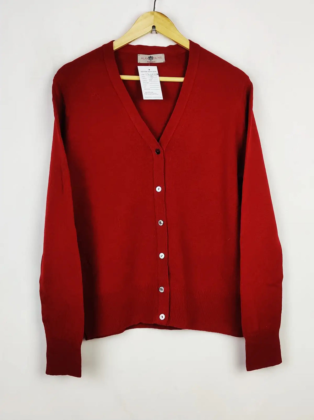 Buy online pre-used pre-loved 100% authentic & Original branded Alan Paine (LS-13880) available in Pakistan. Top international brands avilable.