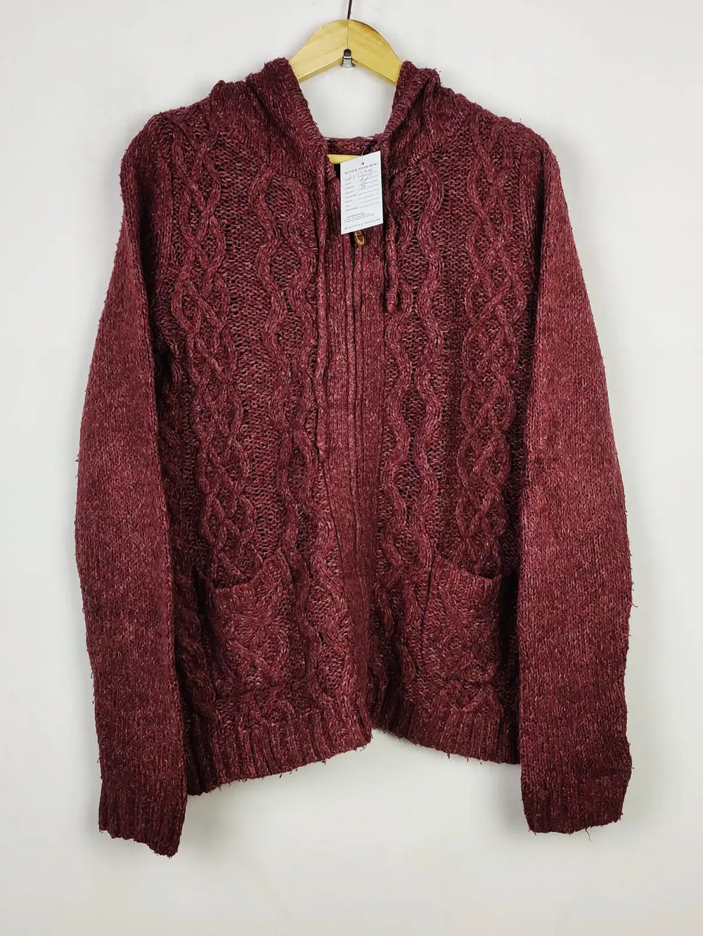 Buy online pre-used pre-loved 100% authentic & Original branded Unknown Brand (LS-13900) available in Pakistan. Top international brands avilable.