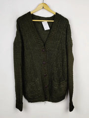 Buy online pre-used pre-loved 100% authentic & Original branded Unknown Brand (LS-13909) available in Pakistan. Top international brands avilable.