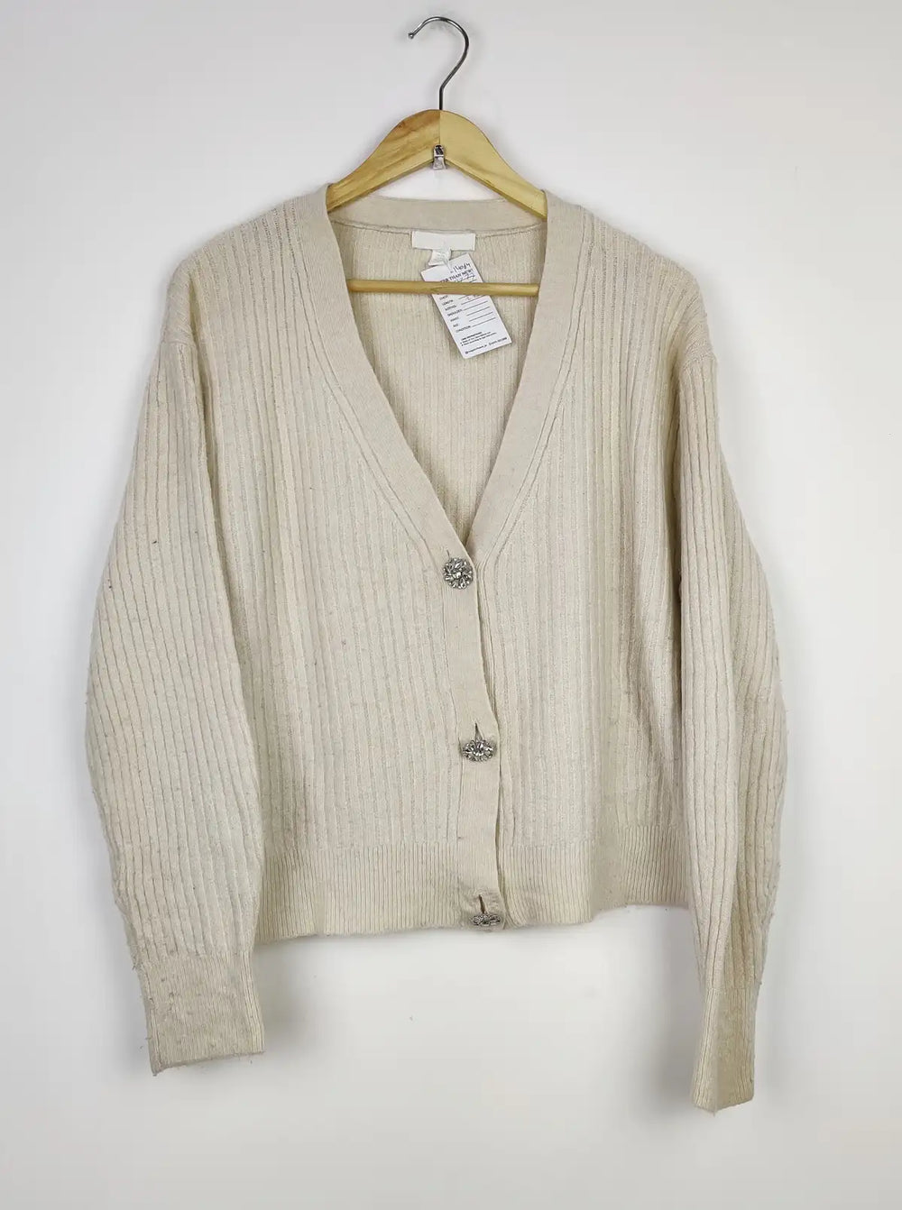 Buy online pre-used pre-loved 100% authentic & Original branded H&M (LS-14064) available in Pakistan. Top international brands avilable.