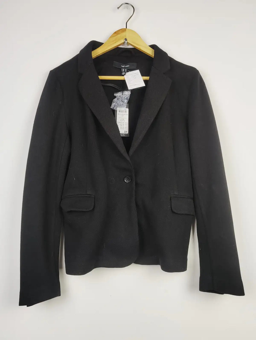 Buy online pre-used pre-loved 100% authentic & Original branded Vero Moda (LS-14244) available in Pakistan. Top international brands avilable.