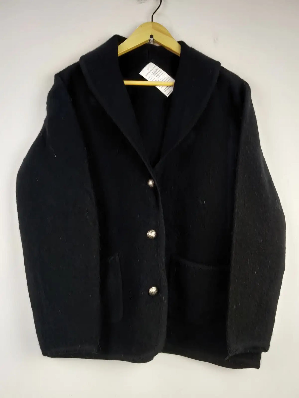 Buy online pre-used pre-loved 100% authentic & Original branded Unknown Brand (LS-14306) available in Pakistan. Top international brands avilable.