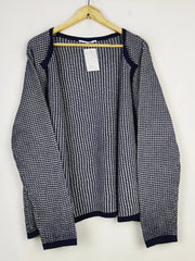 Buy online pre-used pre-loved 100% authentic & Original branded Dsh (LS-14557) available in Pakistan. Top international brands avilable.