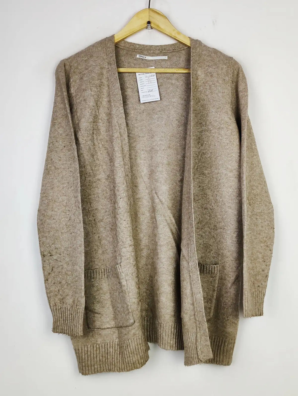 Buy online pre-used pre-loved 100% authentic & Original branded Only (LS-14693) available in Pakistan. Top international brands avilable.