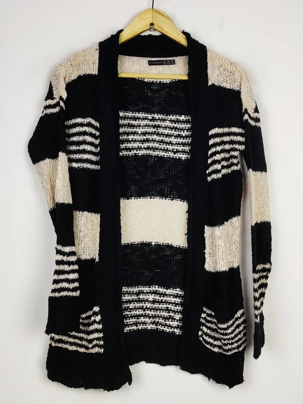 Buy online pre-used pre-loved 100% authentic & Original branded Atmosphere (LS-14776) available in Pakistan. Top international brands avilable.