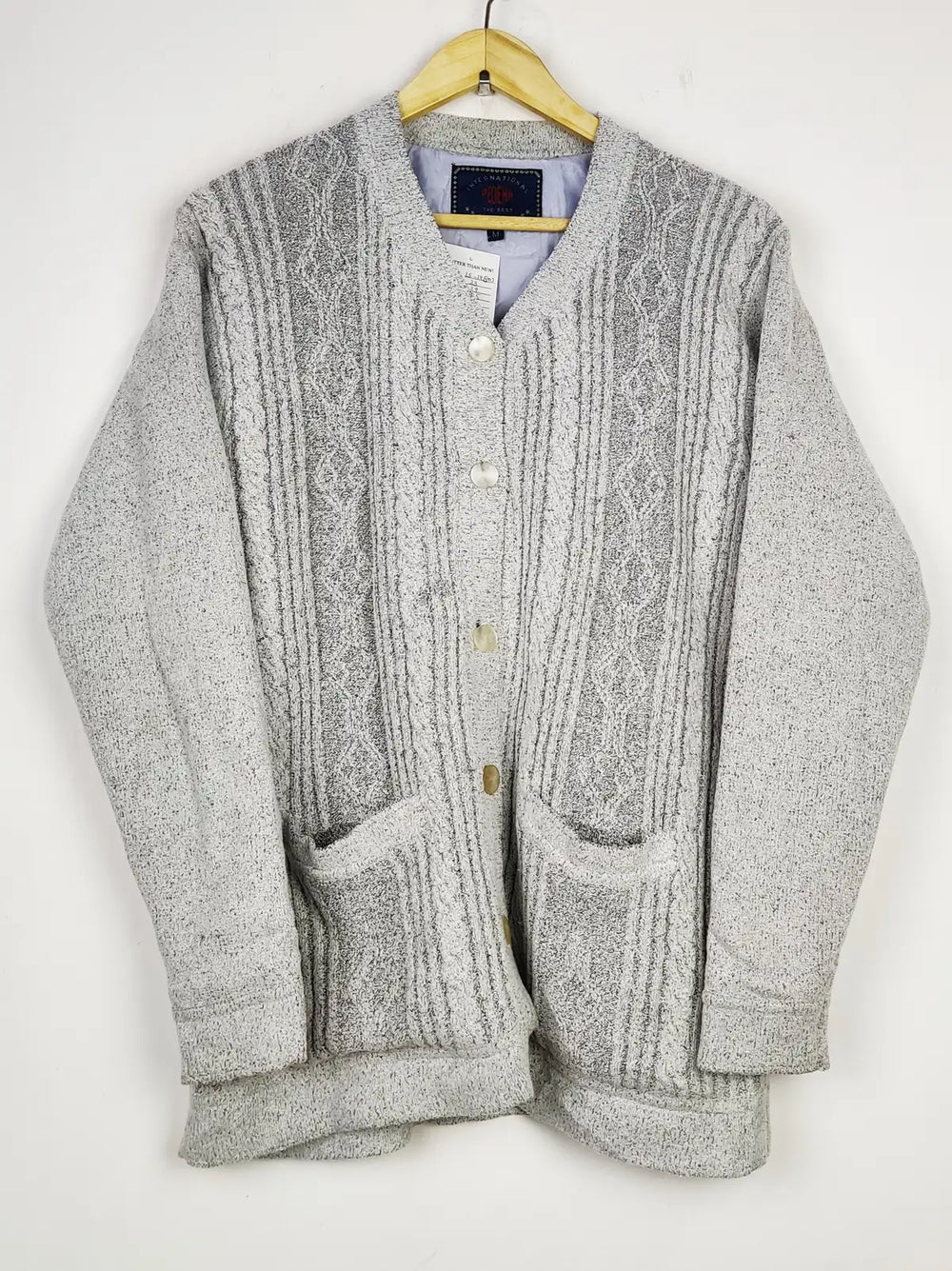 Buy online pre-used pre-loved 100% authentic & Original branded Peoha (LS-14802) available in Pakistan. Top international brands avilable.