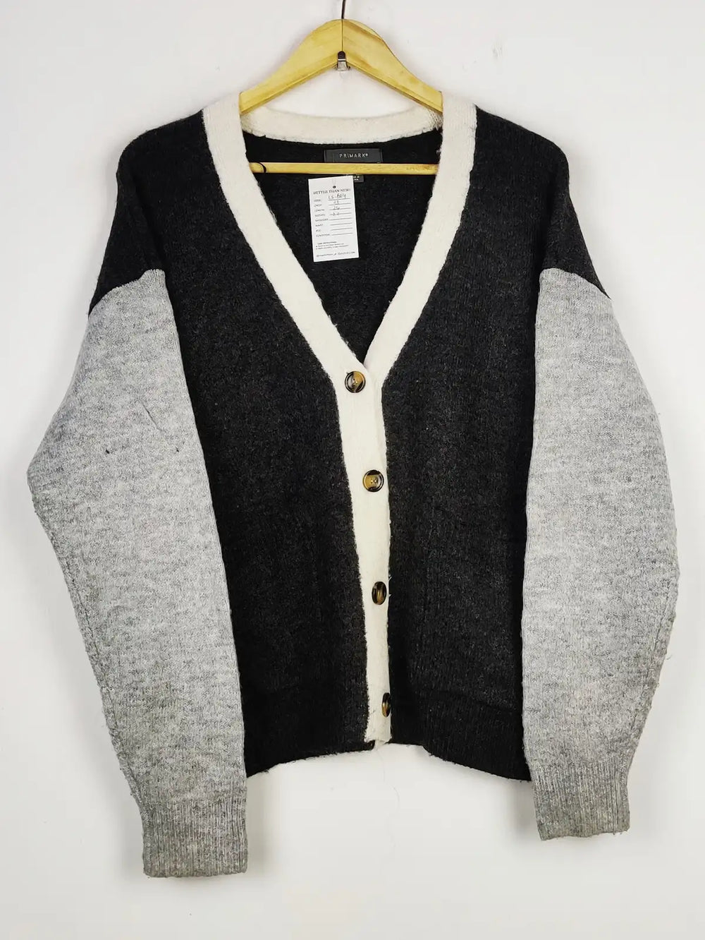 Buy online pre-used pre-loved 100% authentic & Original branded Primark (LS-15114) available in Pakistan. Top international brands avilable.
