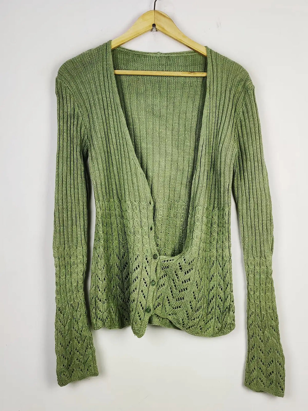 Buy online pre-used pre-loved 100% authentic & Original branded Unknown Brand (LS-15116) available in Pakistan. Top international brands avilable.