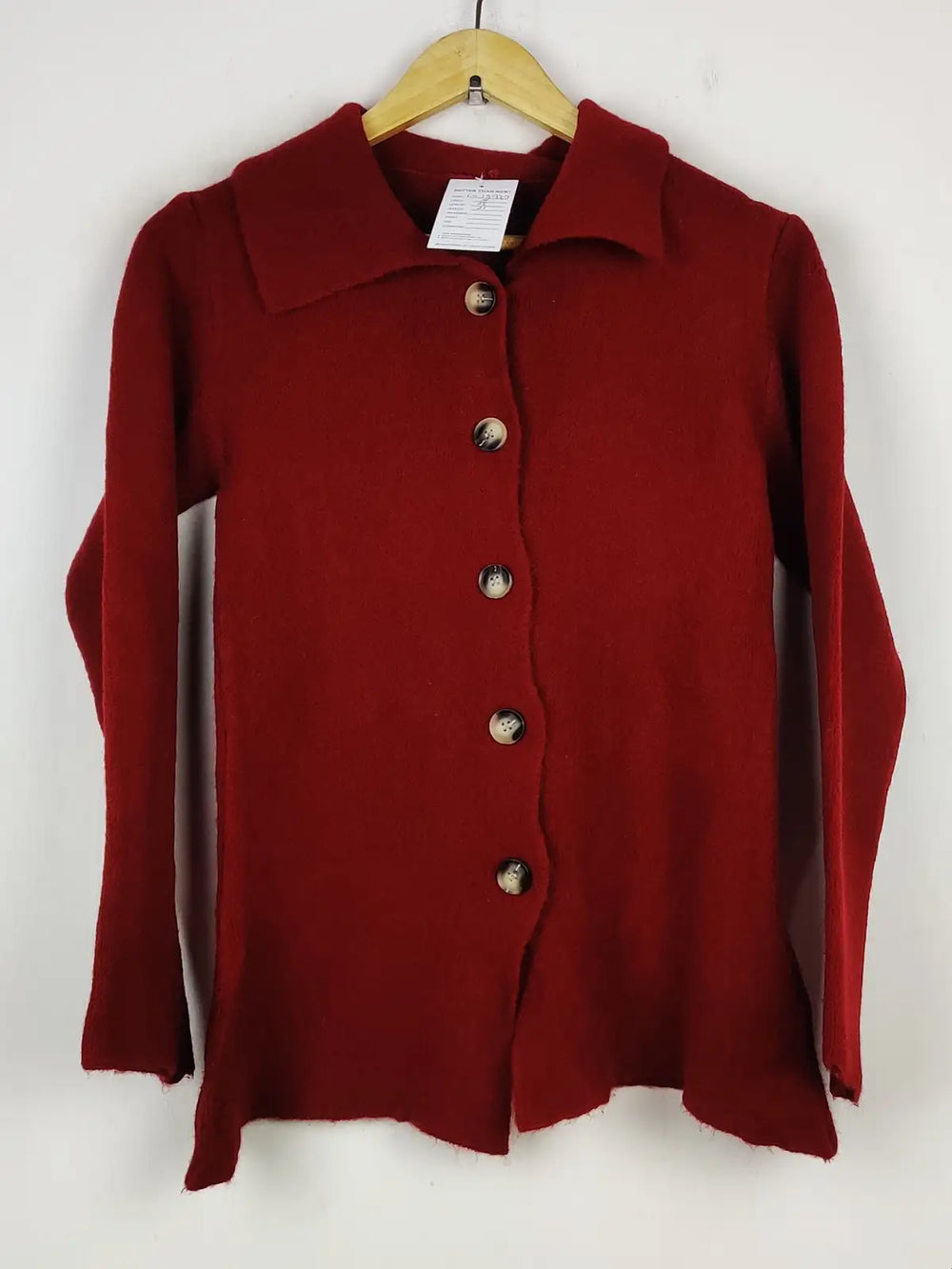 Buy online pre-used pre-loved 100% authentic & Original branded Unknown Brand (LS-15939) available in Pakistan. Top international brands avilable.