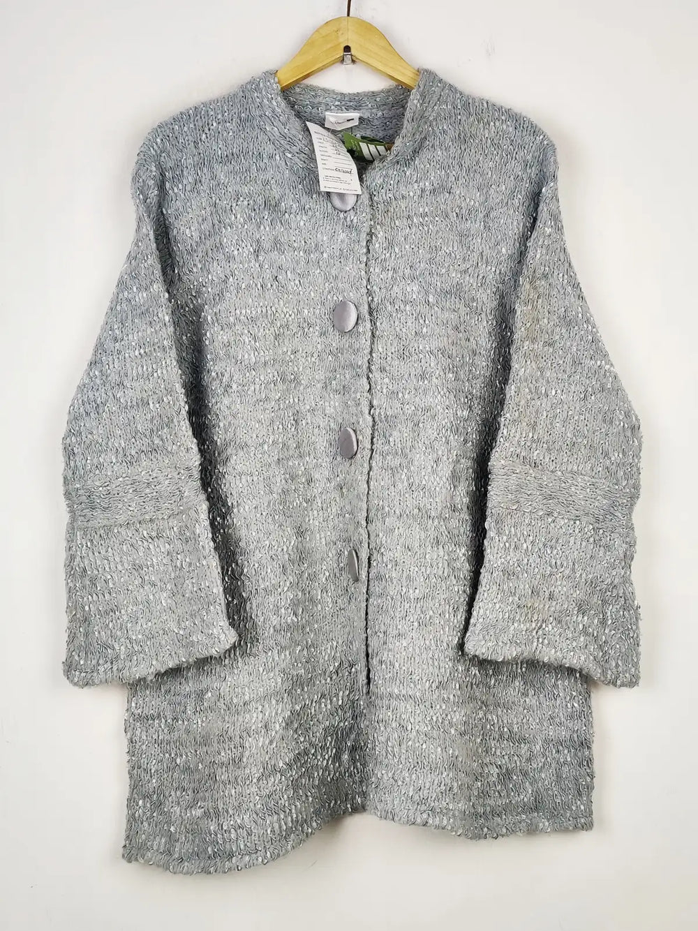 Buy online pre-used pre-loved 100% authentic & Original branded Wardrobe (LS-16087) available in Pakistan. Top international brands avilable.