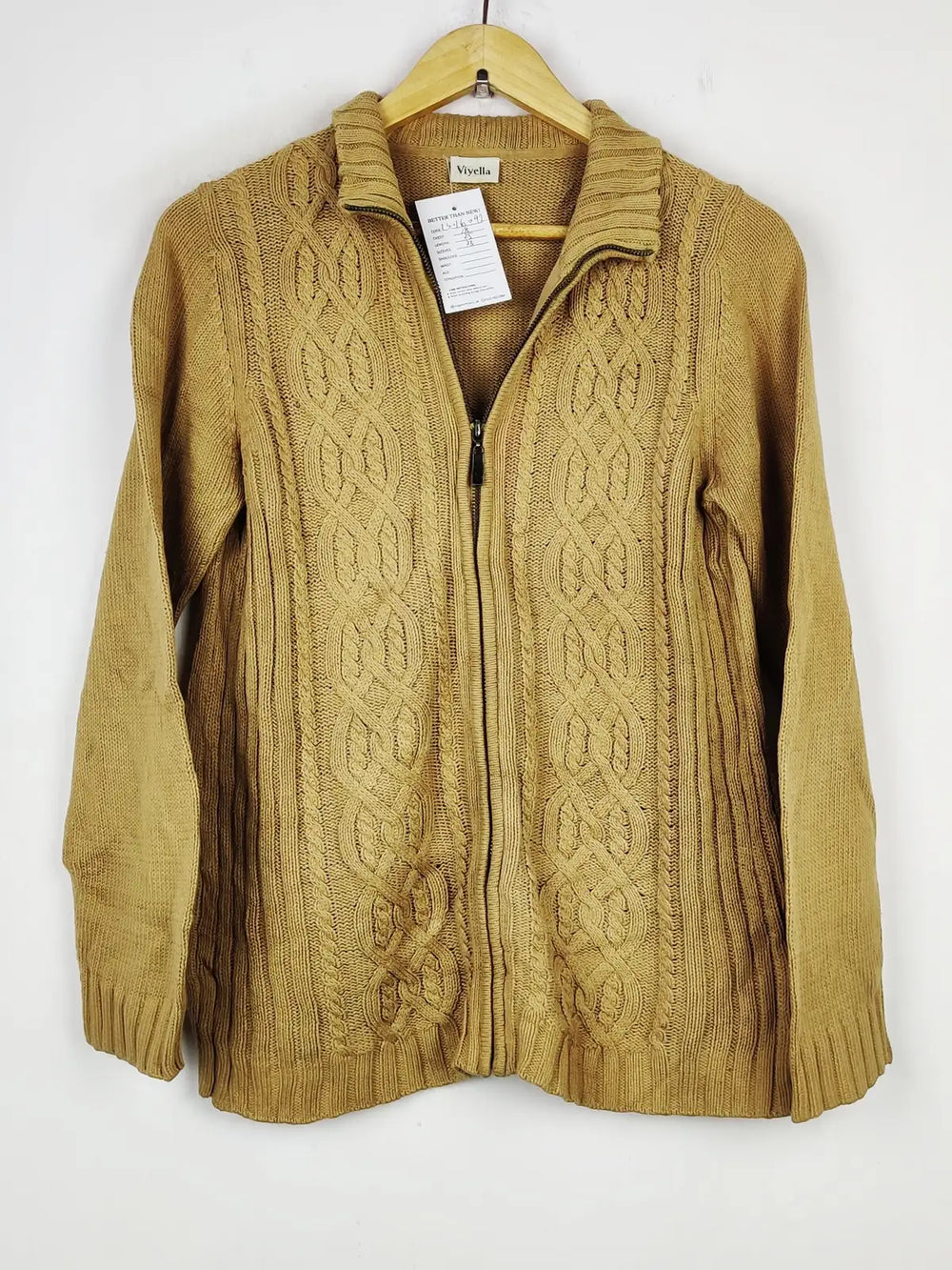 Buy online pre-used pre-loved 100% authentic & Original branded Viyella (LS-16092) available in Pakistan. Top international brands avilable.