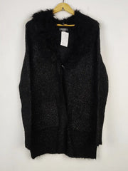 Buy online pre-used pre-loved 100% authentic & Original branded Primark (LS-16154) available in Pakistan. Top international brands avilable.
