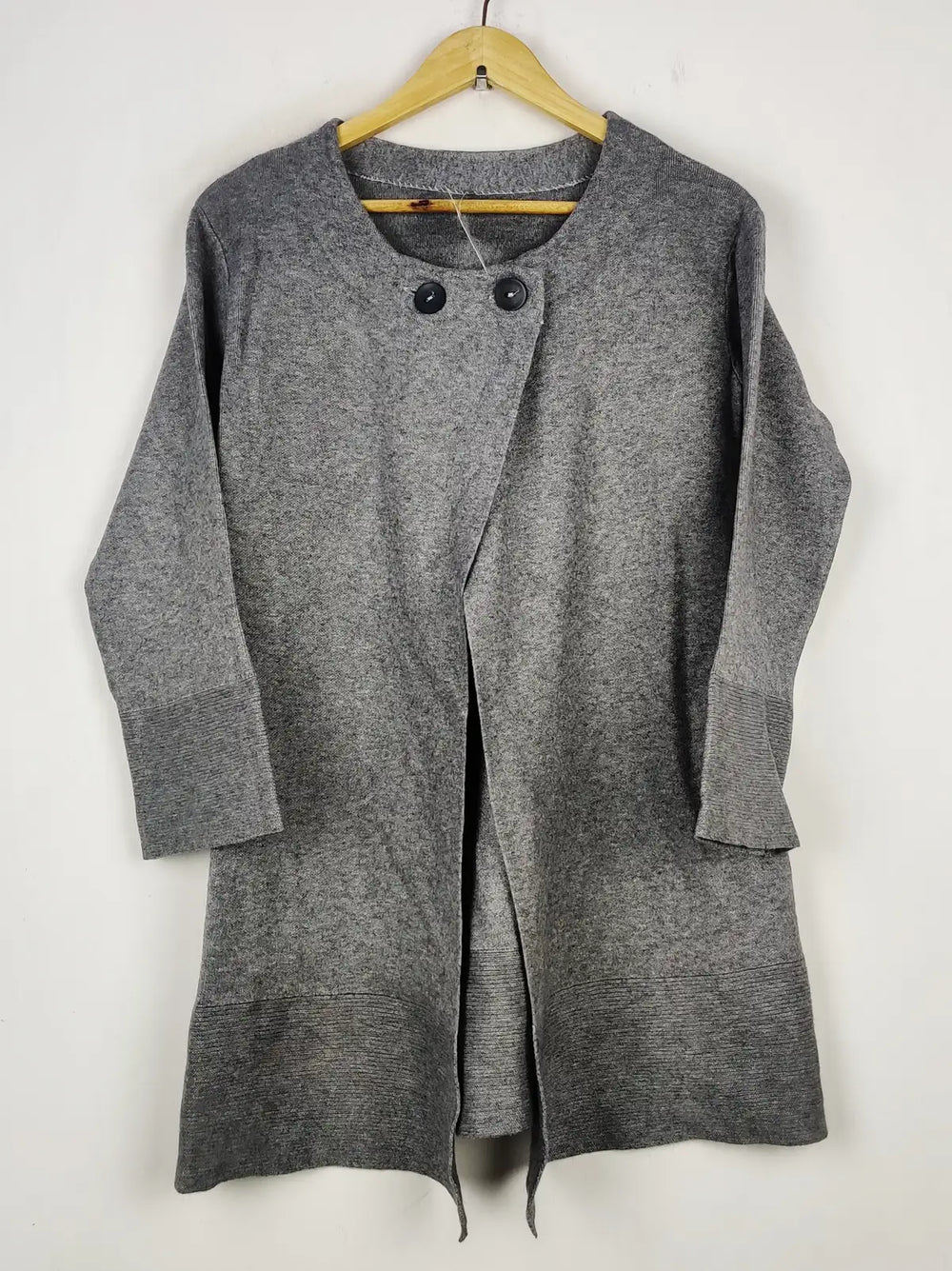 Buy online pre-used pre-loved 100% authentic & Original branded Unknown Brand (LS-16167) available in Pakistan. Top international brands avilable.