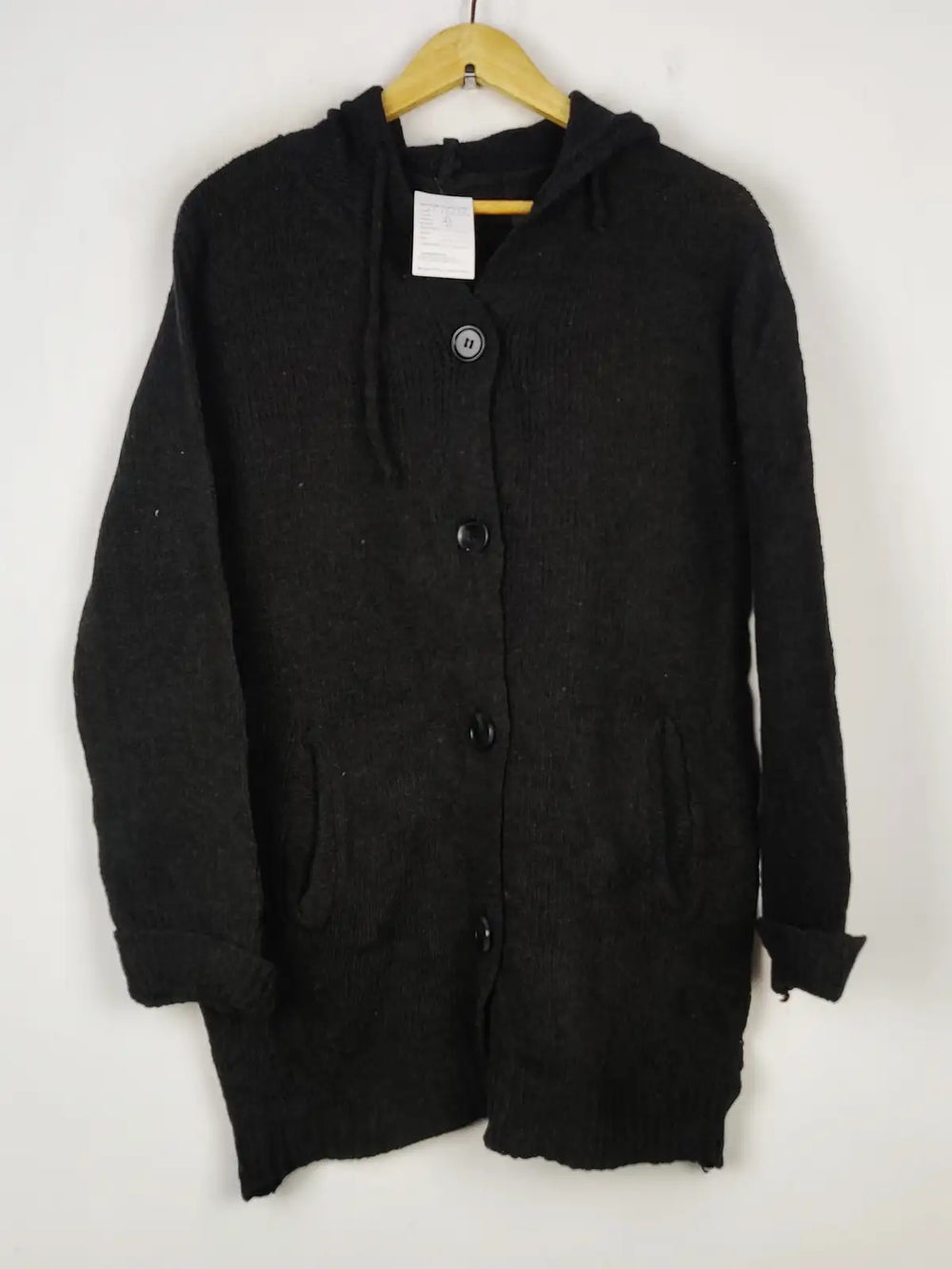 Buy online pre-used pre-loved 100% authentic & Original branded Unknown Brand (LS-16255) available in Pakistan. Top international brands avilable.