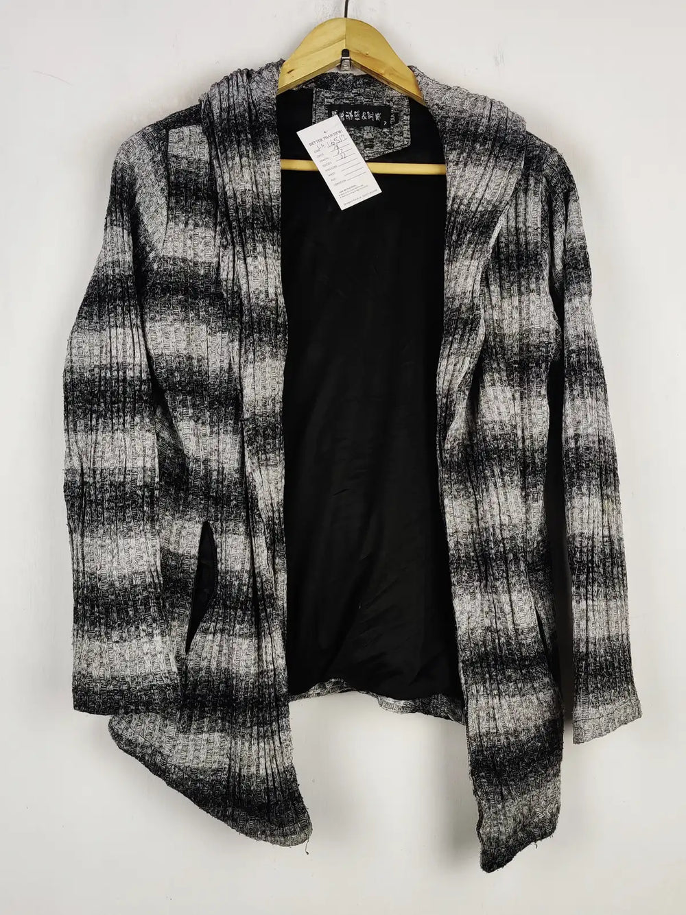 Buy online pre-used pre-loved 100% authentic & Original branded Unknown Brand (LS-16512) available in Pakistan. Top international brands avilable.