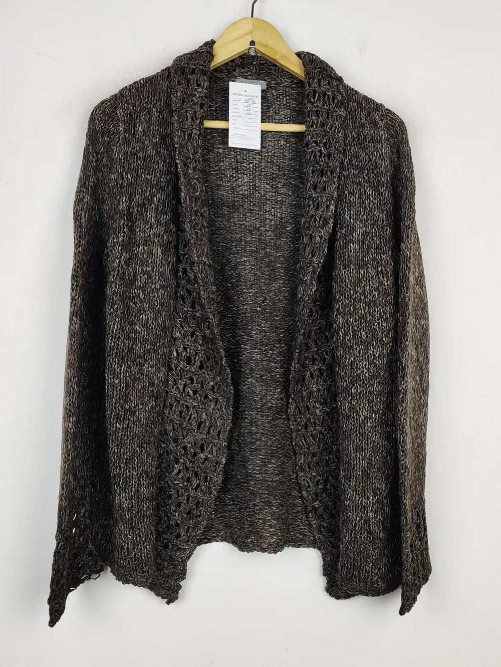 Buy online pre-used pre-loved 100% authentic & Original branded Peruna (LS-16636) available in Pakistan. Top international brands avilable.