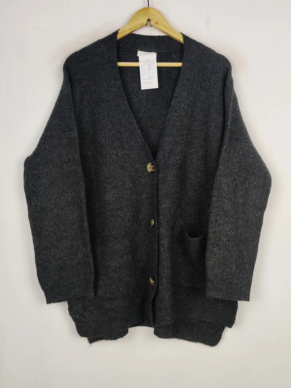 Buy online pre-used pre-loved 100% authentic & Original branded H&M (LS-16709) available in Pakistan. Top international brands avilable.