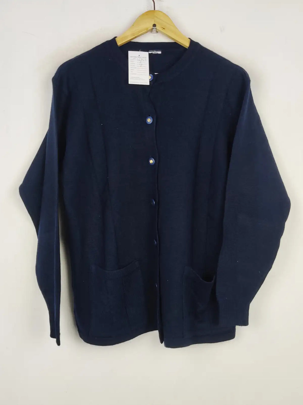 Buy online pre-used pre-loved 100% authentic & Original branded Unknown Brand (LS-16757) available in Pakistan. Top international brands avilable.