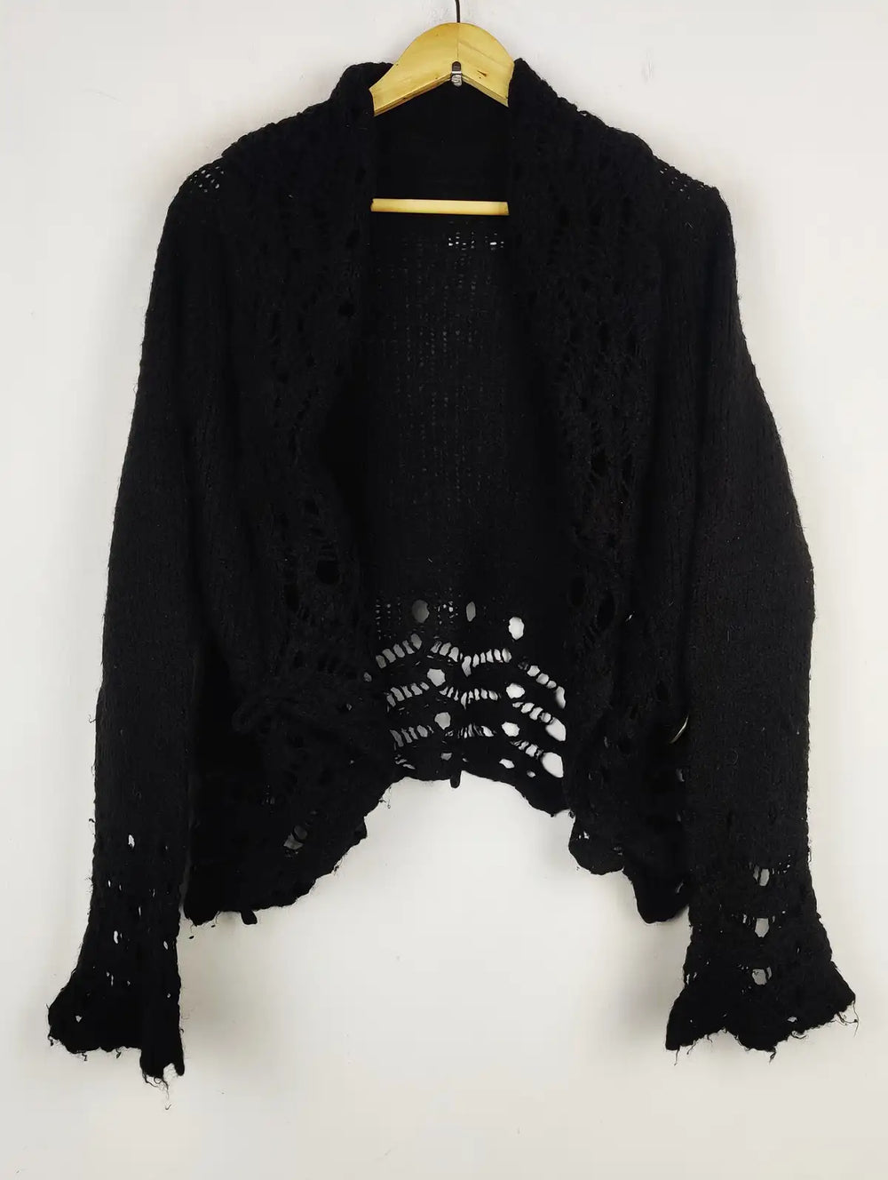Buy online pre-used pre-loved 100% authentic & Original branded Unknown Brand (LS-16775) available in Pakistan. Top international brands avilable.
