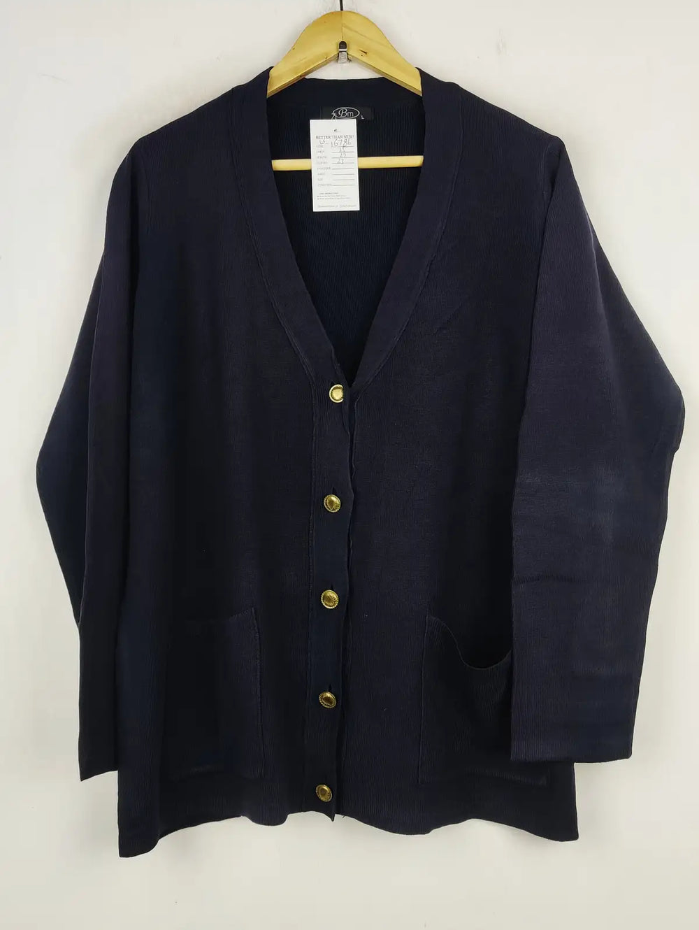 Buy online pre-used pre-loved 100% authentic & Original branded Bm (LS-16786) available in Pakistan. Top international brands avilable.