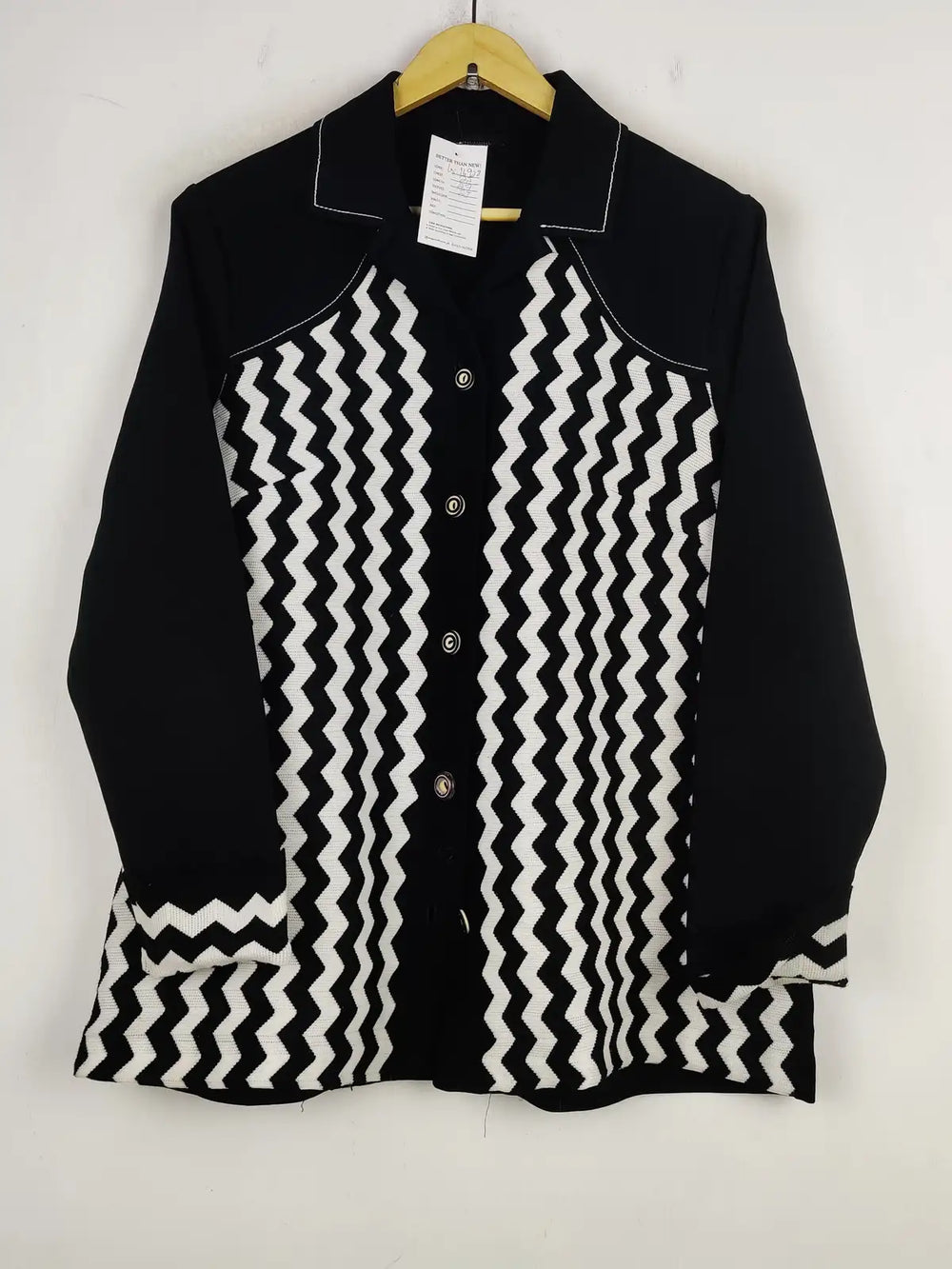 Buy online pre-used pre-loved 100% authentic & Original branded Unknown Brand (LS-16928) available in Pakistan. Top international brands avilable.