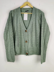 Buy online pre-used pre-loved 100% authentic & Original branded Beloved (LS-16945) available in Pakistan. Top international brands avilable.