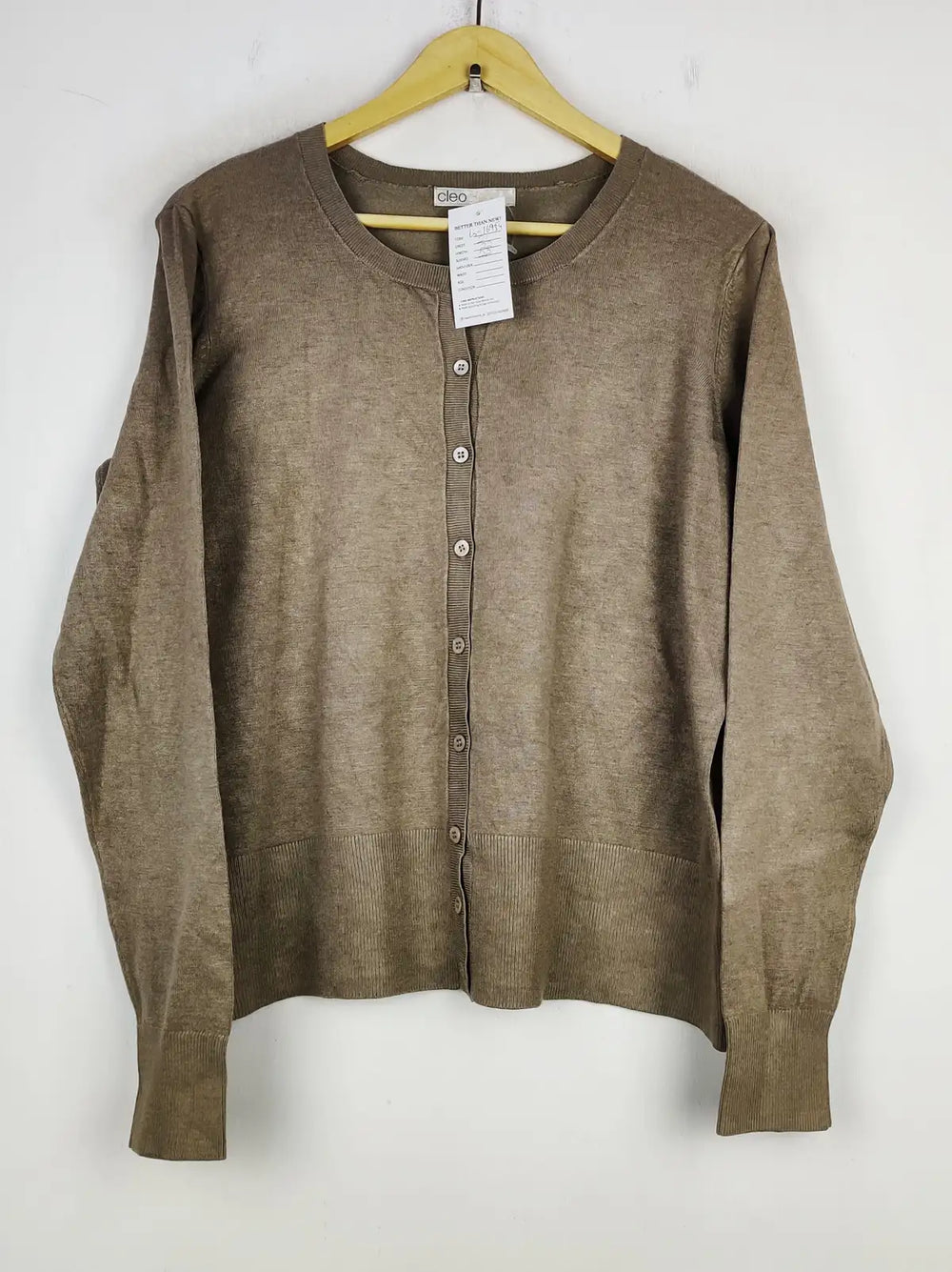 Buy online pre-used pre-loved 100% authentic & Original branded Cleo Cleo (LS-16954) available in Pakistan. Top international brands avilable.