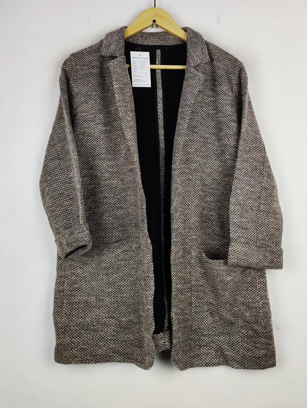 Buy online pre-used pre-loved 100% authentic & Original branded Unknown Brand (LS-16957) available in Pakistan. Top international brands avilable.