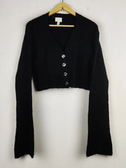 Buy online pre-used pre-loved 100% authentic & Original branded H&M (LS-16959) available in Pakistan. Top international brands avilable.