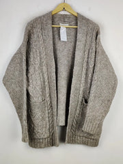 Buy online pre-used pre-loved 100% authentic & Original branded Primark (LS-16961) available in Pakistan. Top international brands avilable.