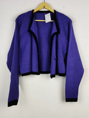 Buy online pre-used pre-loved 100% authentic & Original branded Unknown Brand (LS-16967) available in Pakistan. Top international brands avilable.